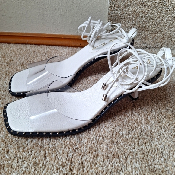 NWOT Paula Torres Ankle Wrap Square Toe White/Clear Kitten Heel Womens Size 8 - Picture 1 of 8